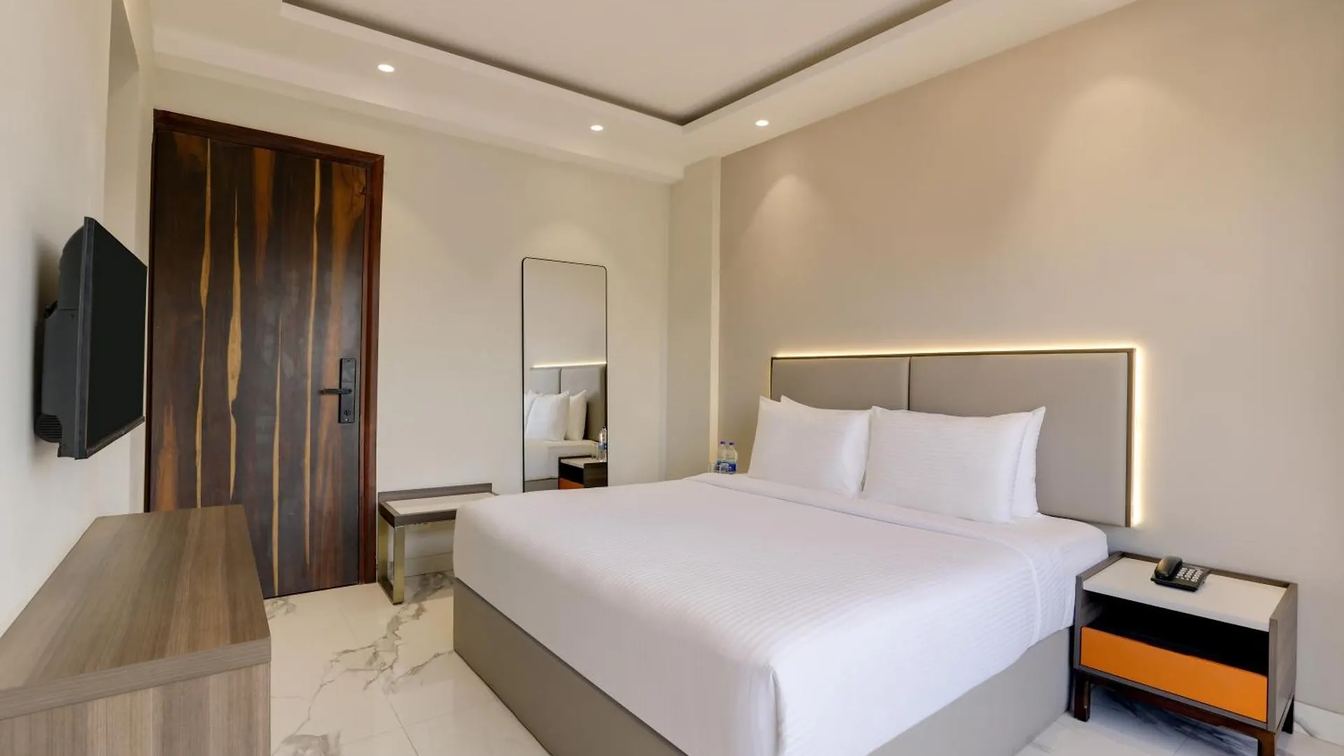 The Hoften Sukh Vasa, Sector 51 Gurgaon 3*,